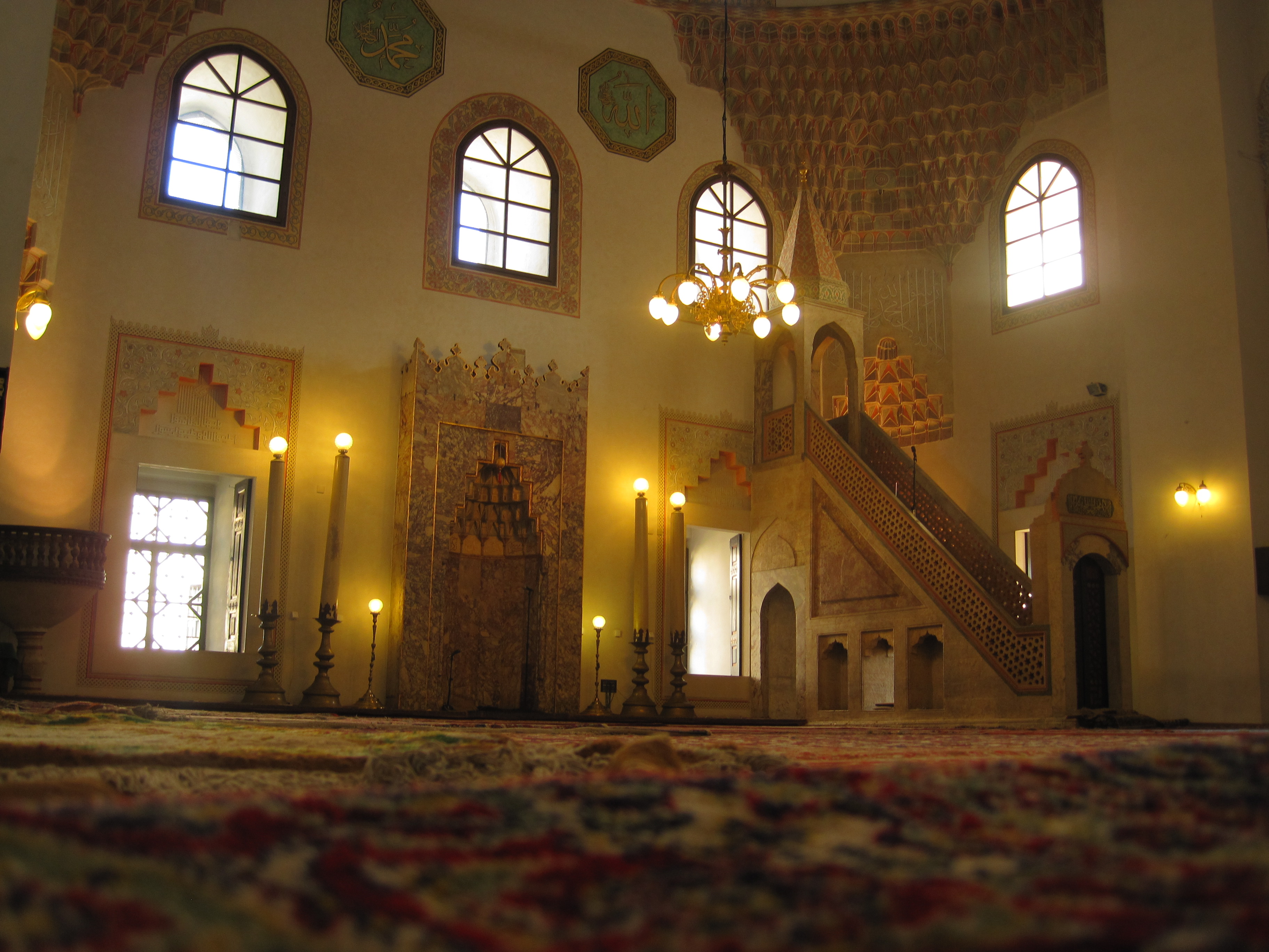 25 Antica moschea, mihrab