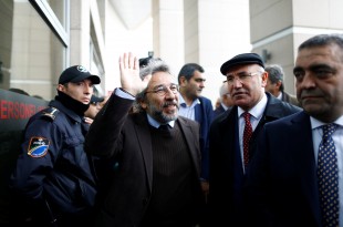 TURCHIA: Condannato il giornalista di opposizione Can Dundar