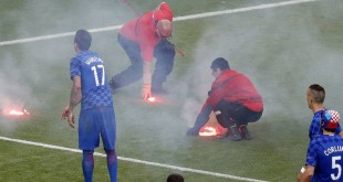 tifosi croati fumogeni Euro 2016