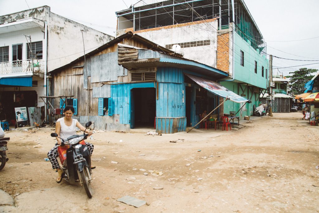 La via centrale di Svay Pak