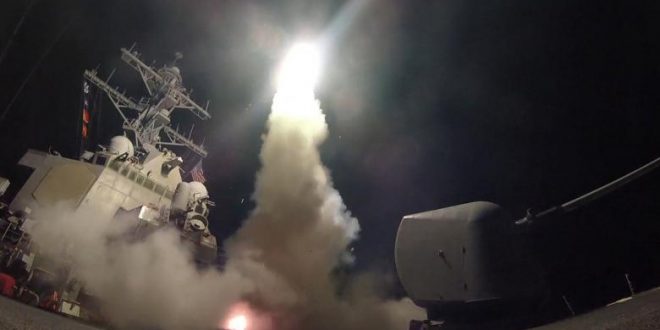 Guerra in Siria, gli Stati Uniti attaccano Assad. Colpita una base di Damasco