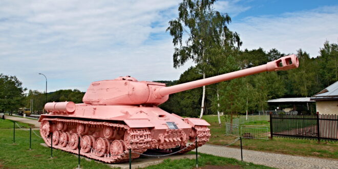 Růžový tank_carro armato rosa