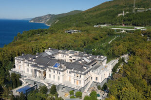 Palazzo Putin esterno