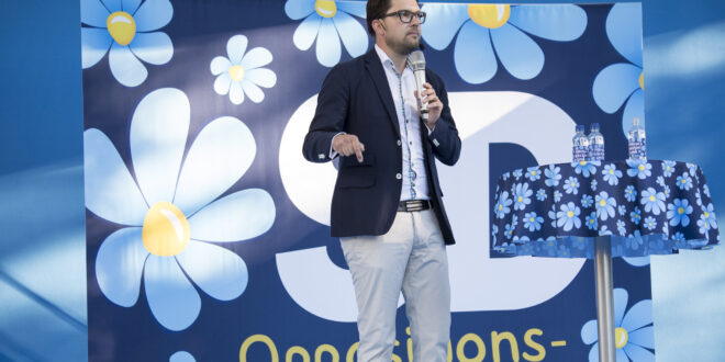 Chi sono e da dove vengono i Democratici Svedesi, il partito neonazi che ha preso il 20%