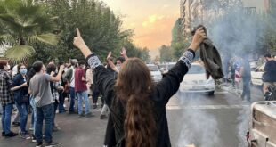 Strade di Teheran dopo la morte di Mahsa Amini