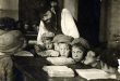 Bambini in una scuola ebraica di Lublino. Foto di Alter Kaczyne, anni Venti.