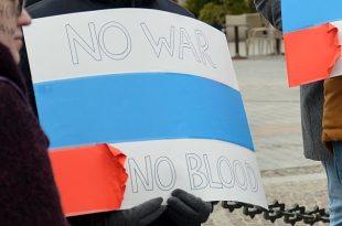 russi protestano guerra