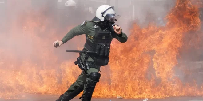proteste rabbia Grecia