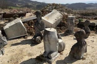 Cinesi monumento
