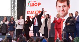 Evgenyia Gutsul ad un evento del partito Sor
