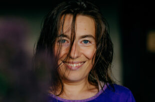 Silence of Reason di Kumjana Novakova vince il premio al miglior film internazionale del Cinema du Réel, dopo aver già trionfato a Torino e Sarajevo. Abbiamo intervistato la cineasta bosniaca nell'ambito del festival documentaristico parigino.