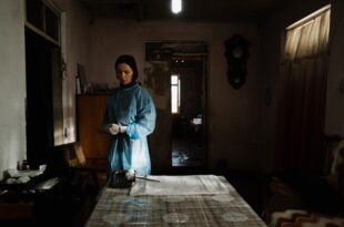 Nell'albo d'oro della Mostra del Cinema di Venezia, April, il secondo lungometraggio della georgiana Dea Kulumbegashvili.