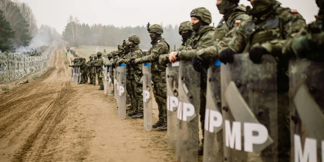 Militari al confine tra Polonia e Bielorussia