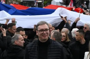 Vucic alla manifestazione